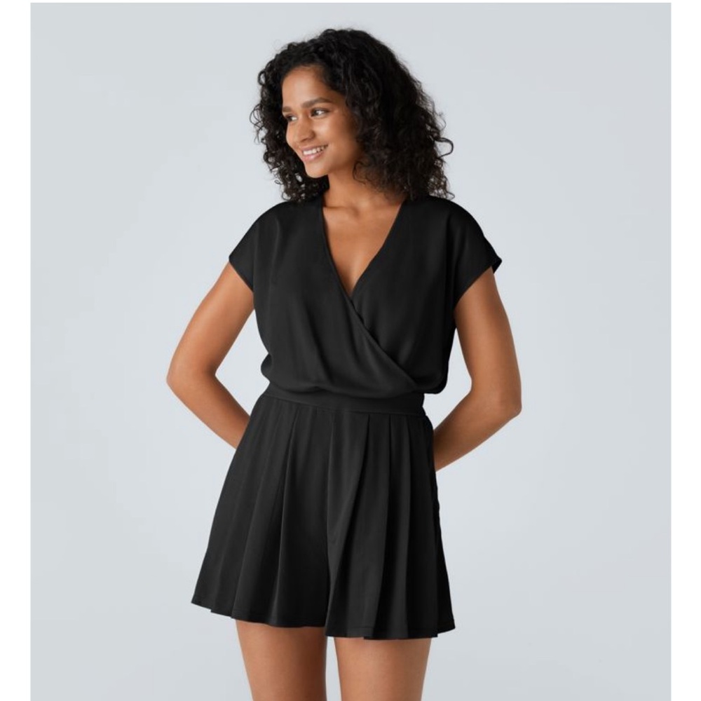 Black Short Sleeve V-Neck Waffle Texture Romper